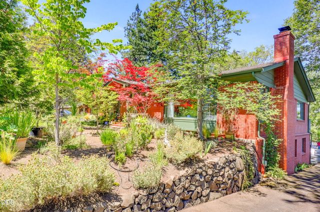 1365 Ponderosa Drive, Ashland, OR 97520