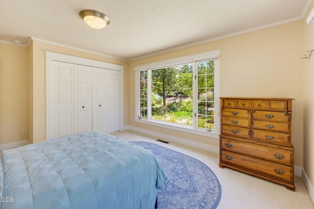 1365 Ponderosa Drive, Ashland, OR 97520
