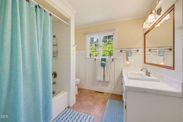 1365 Ponderosa Drive, Ashland, OR 97520