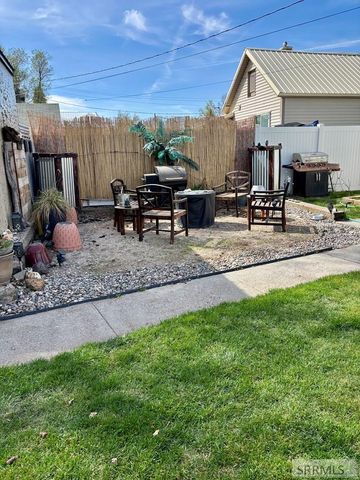 305 S Park Avenue, Shelley, ID 83274