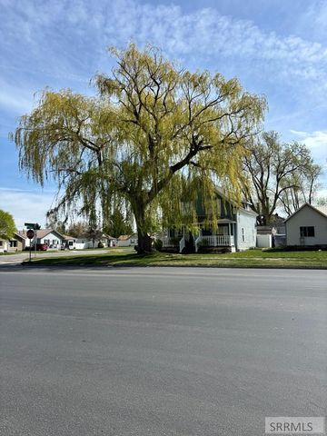 305 S Park Avenue, Shelley, ID 83274