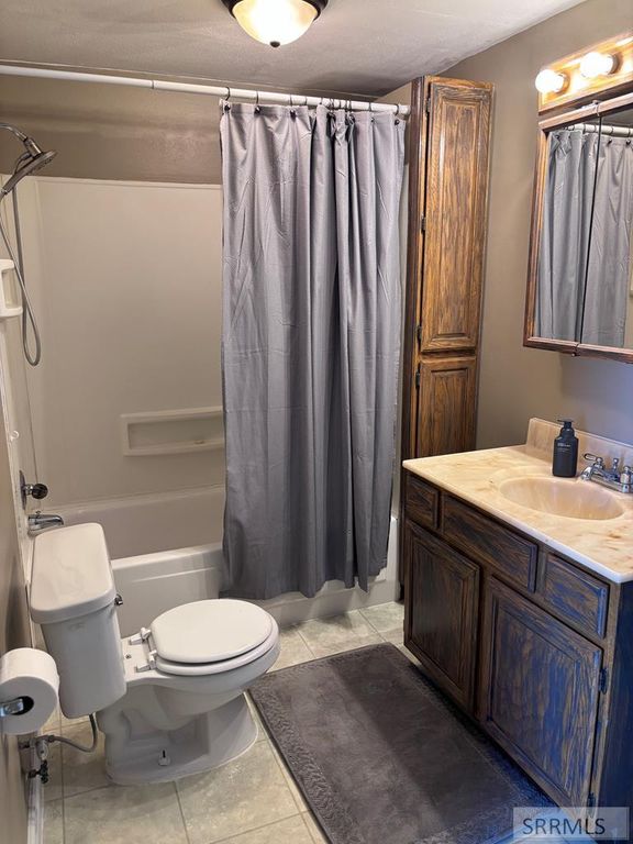 Image 11 of property listing at 305 S Park Avenue, Shelley, ID 83274