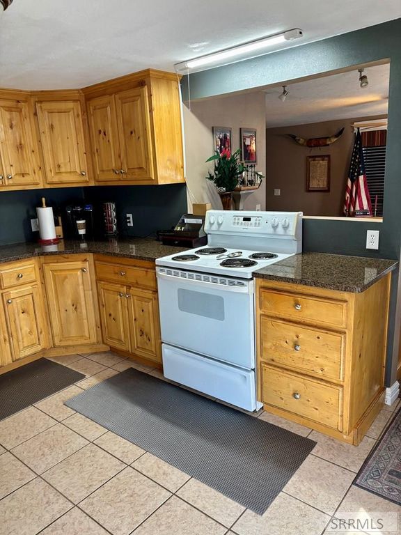 Image 3 of property listing at 305 S Park Avenue, Shelley, ID 83274