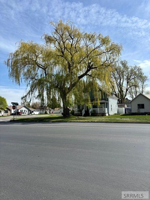 Image 34 of property listing at 305 S Park Avenue, Shelley, ID 83274