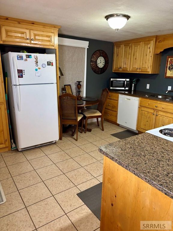 Image 4 of property listing at 305 S Park Avenue, Shelley, ID 83274