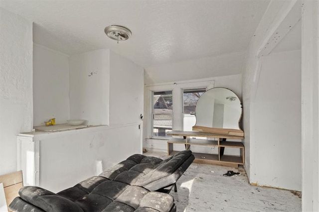 549 Blue Ridge Boulevard, Kansas City, MO 64125