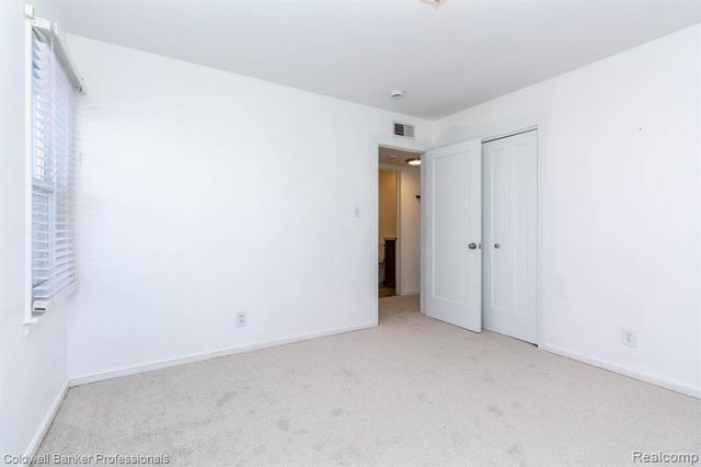 1921 Beverly Street, Sylvan Lake, MI 48320