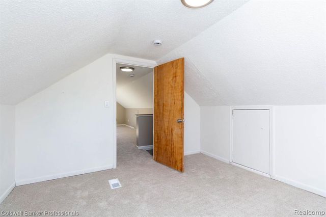 1921 Beverly Street, Sylvan Lake, MI 48320