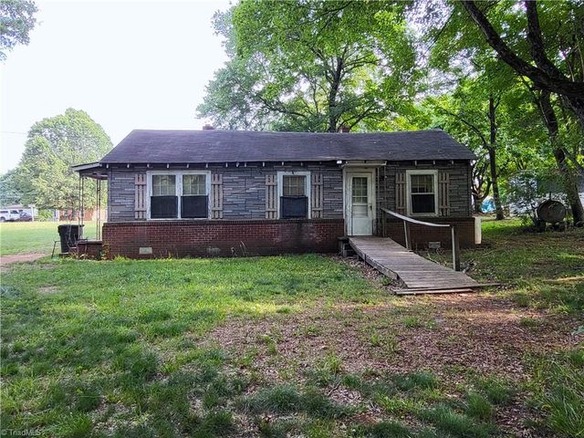 109 S Avondale Road, Lexington, NC 27292
