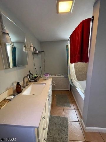 202 Beers St, Lopatcong Twp., NJ 08865