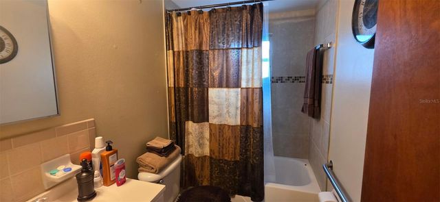 220 MONROE AVENUE, Brooksville, FL 34604