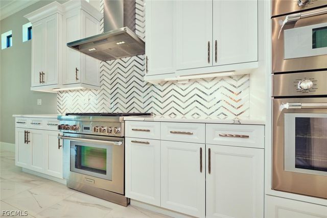 3309 SW 2nd LN, Cape Coral, FL 33991