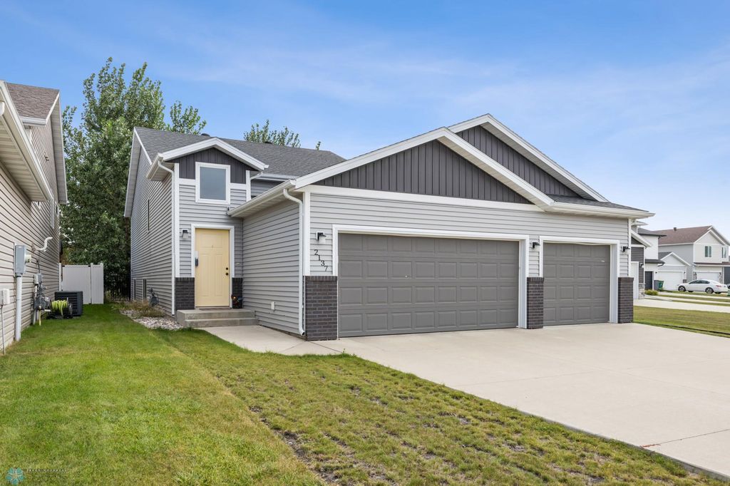 2137 11th Street W, West Fargo, ND 58078
