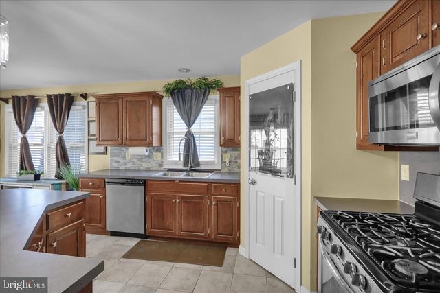 1005 PARKWAY DR, Reading, PA 19605