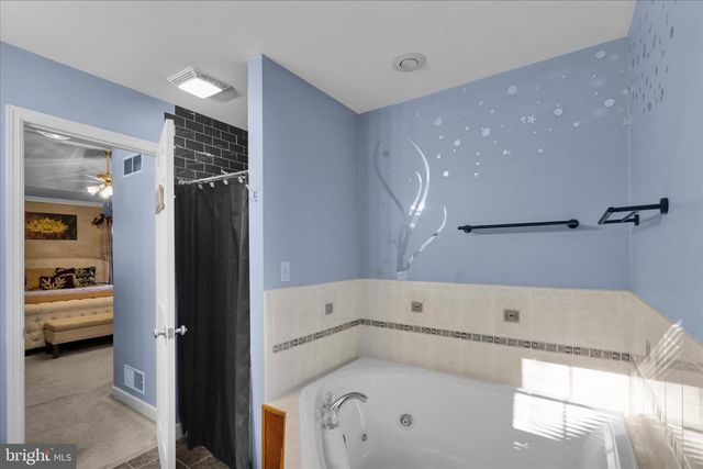 1005 PARKWAY DR, Reading, PA 19605