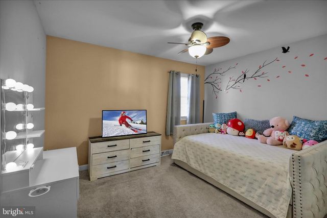 1005 PARKWAY DR, Reading, PA 19605