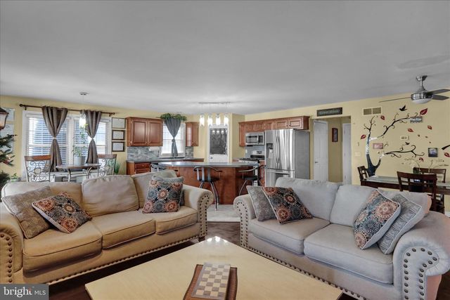 1005 PARKWAY DR, Reading, PA 19605