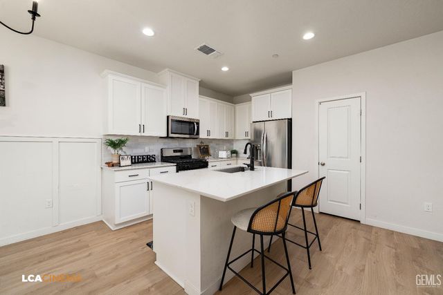 8614 Avon Street, Bakersfield, CA 93314