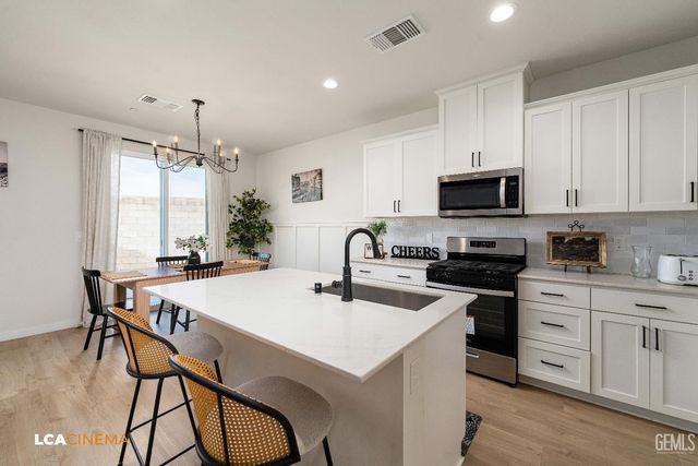 8614 Avon Street, Bakersfield, CA 93314