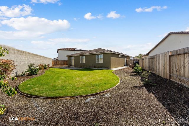 8614 Avon Street, Bakersfield, CA 93314