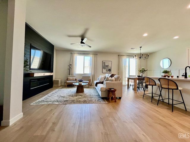 8614 Avon Street, Bakersfield, CA 93314