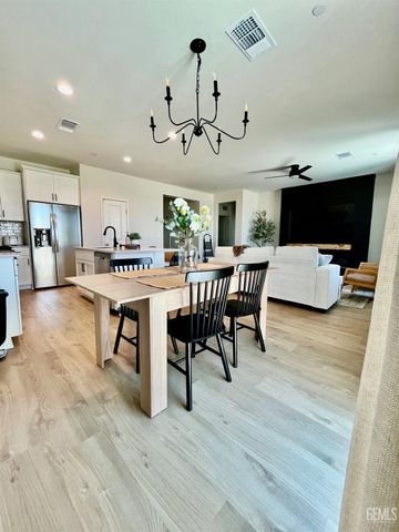 8614 Avon Street, Bakersfield, CA 93314