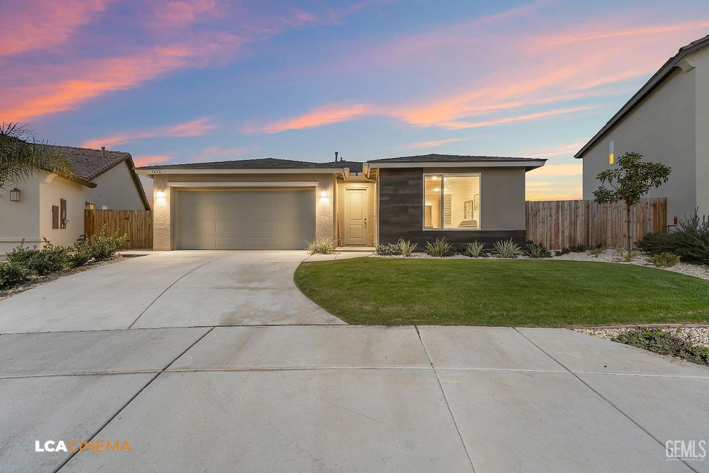 8614 Avon Street, Bakersfield, CA 93314