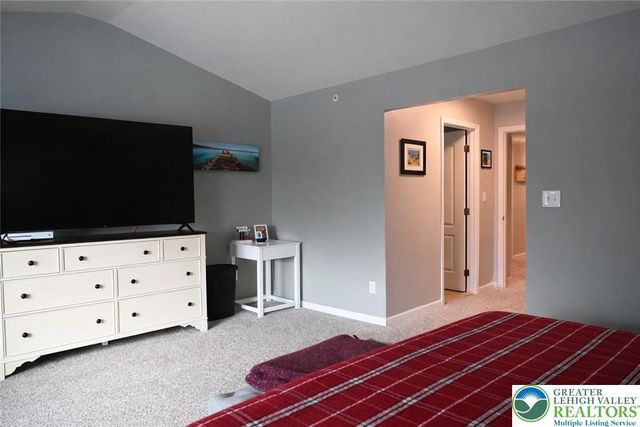 560 Gray Feather Way, Upper Macungie Twp, PA 18104