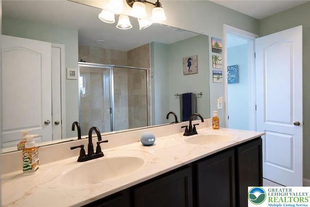 560 Gray Feather Way, Upper Macungie Twp, PA 18104