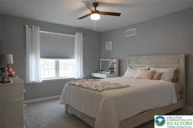 560 Gray Feather Way, Upper Macungie Twp, PA 18104