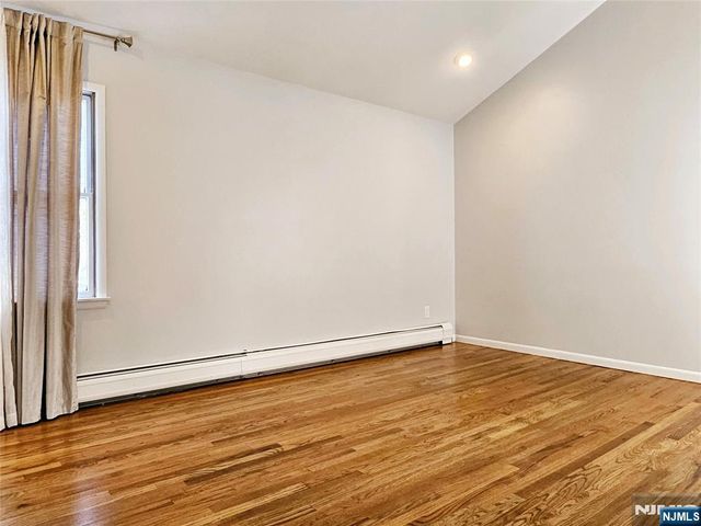 32 6th, Cresskill, NJ 07626