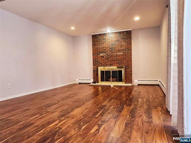 32 6th, Cresskill, NJ 07626