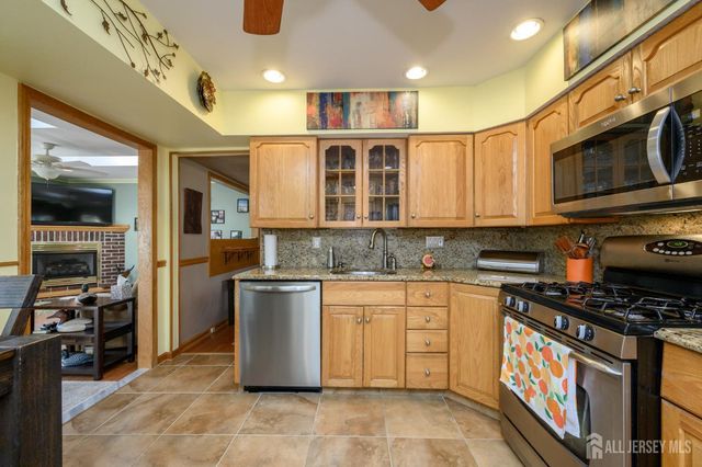 10 Eric Drive, Howell, NJ 07731
