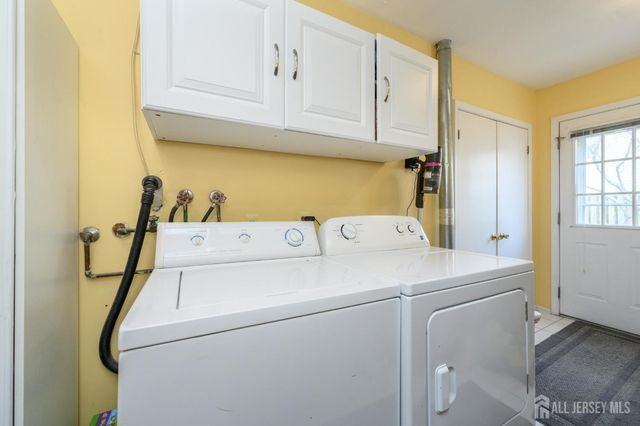 10 Eric Drive, Howell, NJ 07731