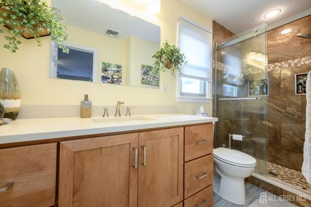 10 Eric Drive, Howell, NJ 07731