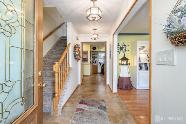 10 Eric Drive, Howell, NJ 07731