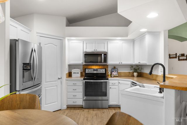 5201 N Toscana Ave, Meridian, ID 83642