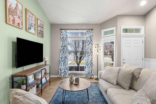 5201 N Toscana Ave, Meridian, ID 83642