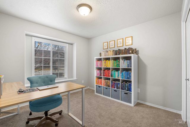 5201 N Toscana Ave, Meridian, ID 83642