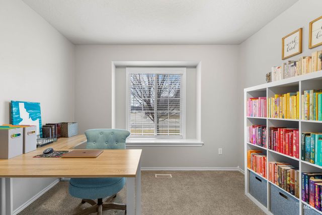 5201 N Toscana Ave, Meridian, ID 83642