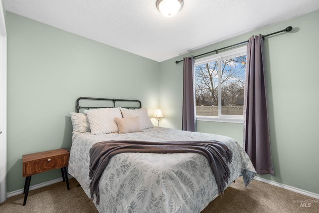 5201 N Toscana Ave, Meridian, ID 83642