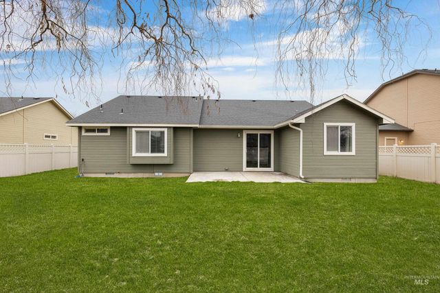 5201 N Toscana Ave, Meridian, ID 83642