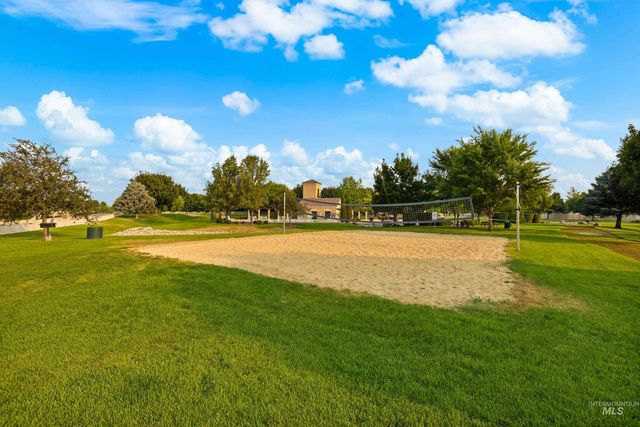 5201 N Toscana Ave, Meridian, ID 83642