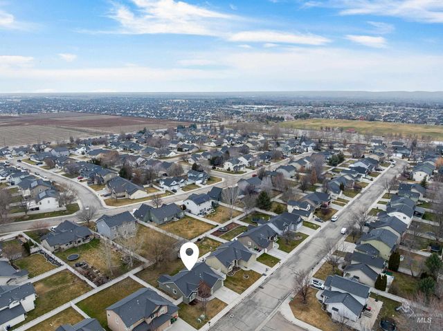 5201 N Toscana Ave, Meridian, ID 83642