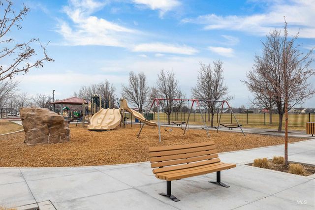 5201 N Toscana Ave, Meridian, ID 83642