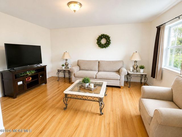 100 Myrtle Street, Lakehurst, NJ 08733