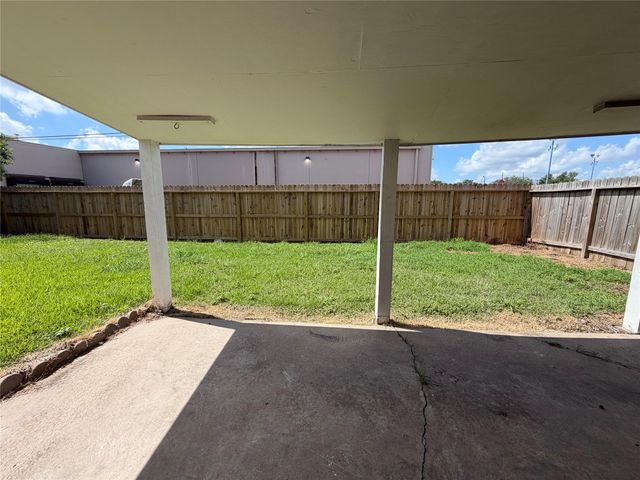 14407 Locke Lane, Houston, TX 77077
