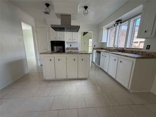 14407 Locke Lane, Houston, TX 77077
