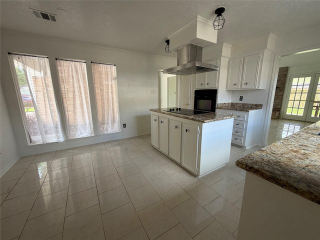 14407 Locke Lane, Houston, TX 77077