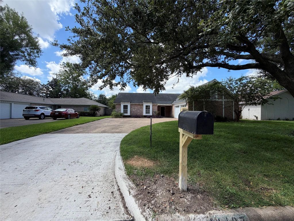 14407 Locke Lane, Houston, TX 77077